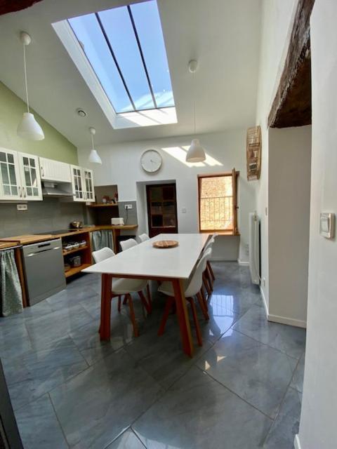 Apartamento La Mansarde De L Abbaye Cluny Exterior foto